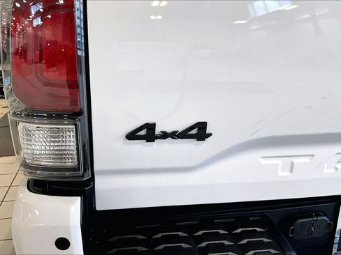 Used 2023 Toyota Tacoma Limited AWD/4WD image 31