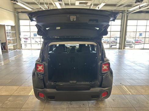 Used 2022 Jeep Renegade Latitude w/ Convenience Group image 26