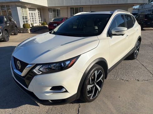 Used 2022 Nissan Rogue Sport SL image 2