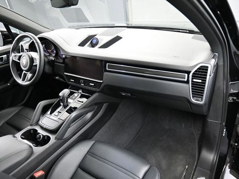 Certified 2023 Porsche Cayenne image 32