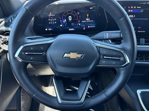 Used 2025 Chevrolet Equinox LT FWD image 29