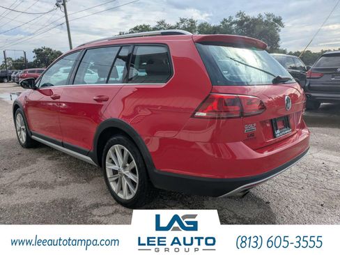Used 2017 Volkswagen Golf Alltrack SE AWD/4WD image 5