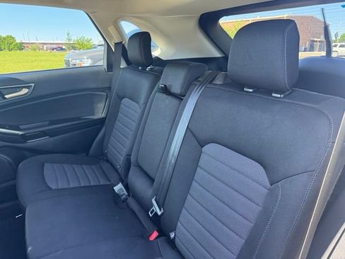 Used 2022 Ford Edge SE w/ Black Appearance Package AWD/4WD image 12