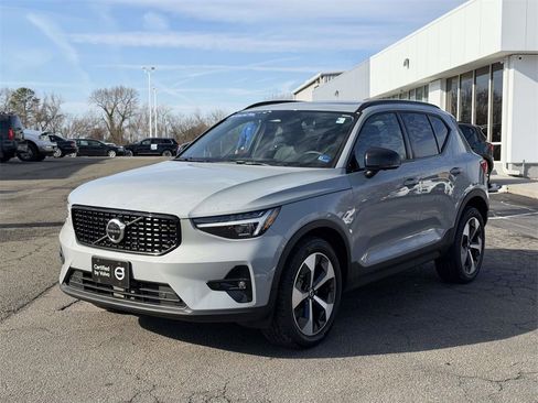 Certified 2026 Volvo XC40 B5 Plus w/ Protection Package Premier image 24