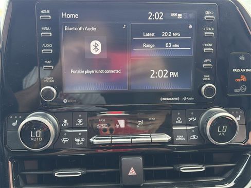 Used 2021 Toyota Highlander XLE image 30