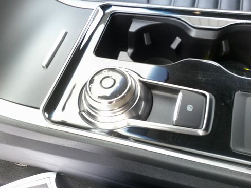 Used 2020 Ford Edge SEL w/ Cold Weather Package image 15