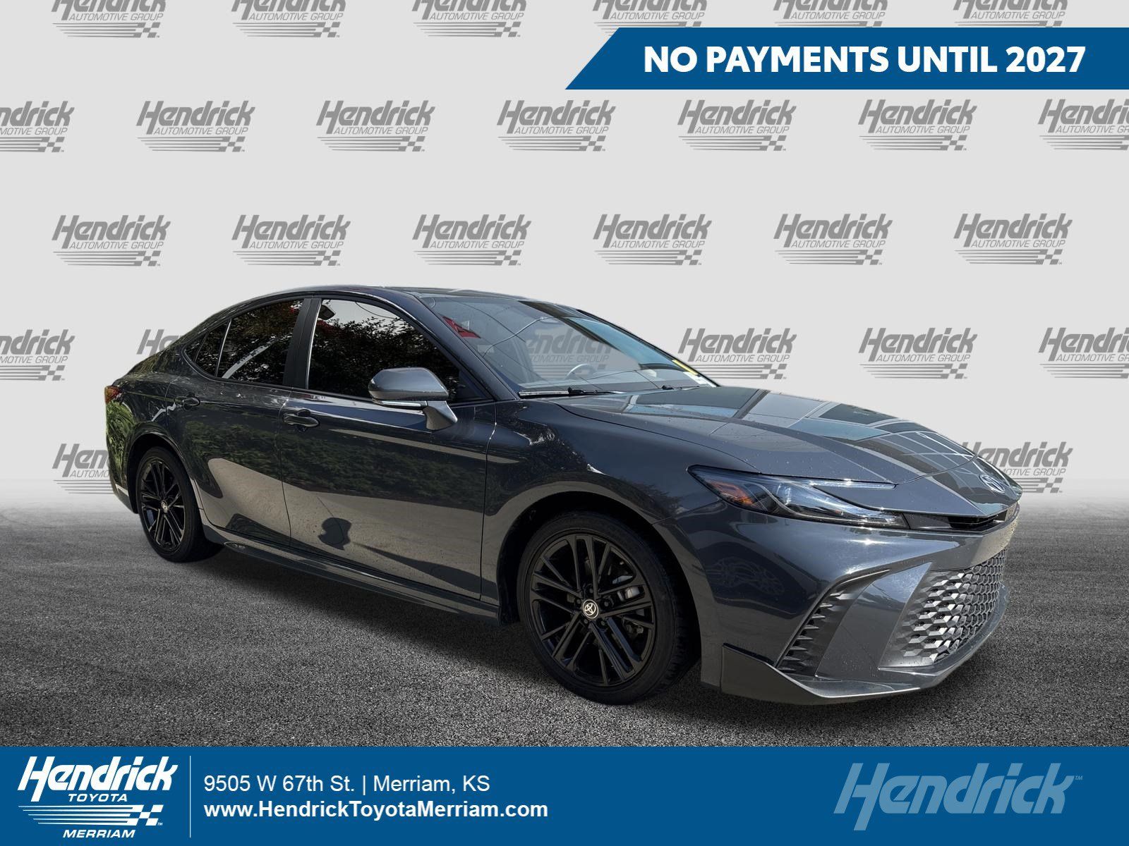 Used 2025 Toyota Camry SE FWD image 1