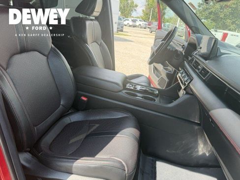 Used 2025 Honda Pilot Black Edition image 41