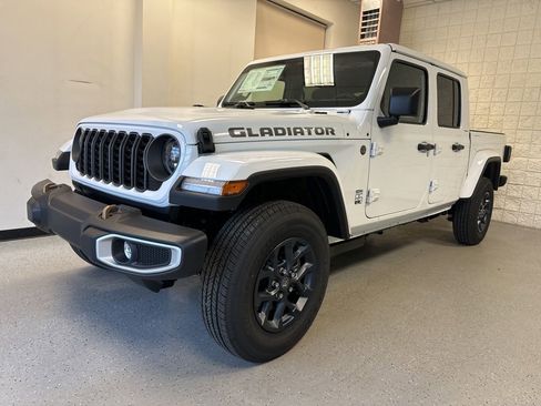 New 2026 Jeep Gladiator Sport AWD/4WD image 13