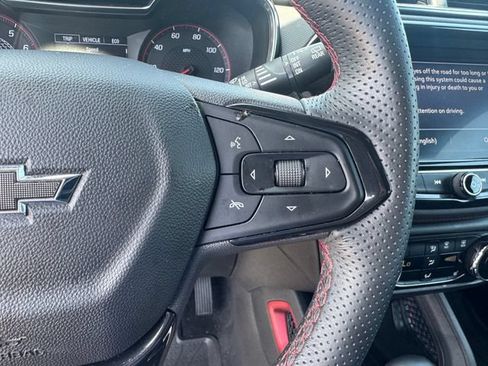 Used 2023 Chevrolet TrailBlazer RS w/ Convenience Package FWD image 14
