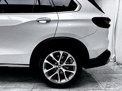 Used 2023 BMW X5 xDrive40i w/ Premium Package image 9