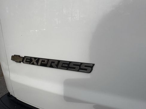 Used 2019 Chevrolet Express 2500 Work Van w/ Driver Convenience Package image 11