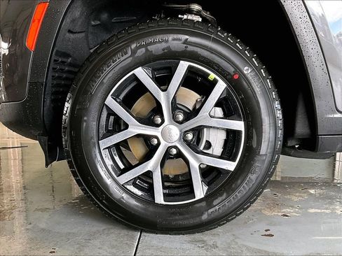 New 2025 Jeep Grand Cherokee Limited w/ Trailer Tow Package image 8