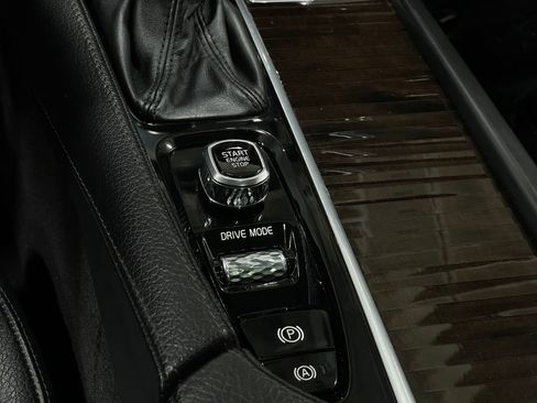 Used 2019 Volvo XC90 T5 Momentum w/ Protection Package Premier image 22