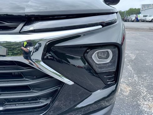 New 2026 Chevrolet TrailBlazer LT w/ LT Cold Weather Package FWD image 11