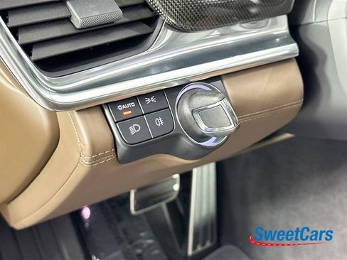 Used 2022 Porsche Panamera GTS image 22