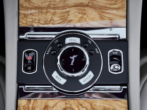 Used 2017 Rolls-Royce Dawn image 59