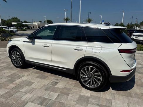 New 2025 Lincoln Corsair Reserve image 4