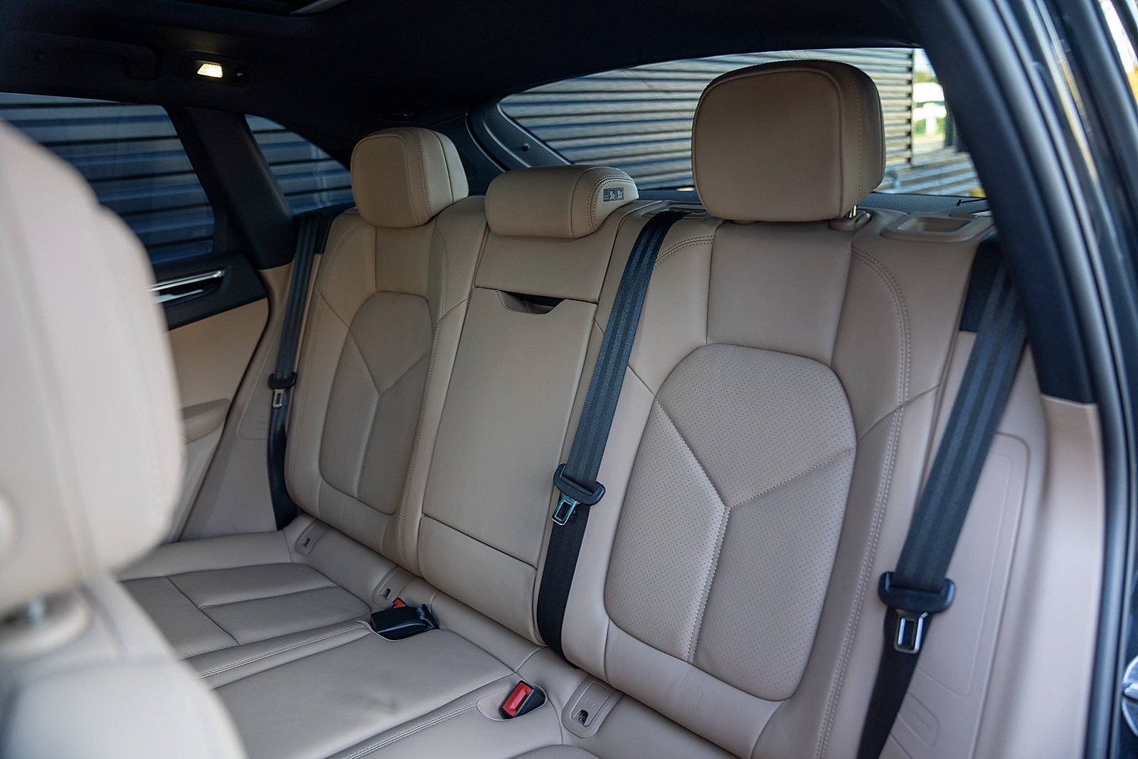 Used 2026 Porsche Macan AWD/4WD image 19
