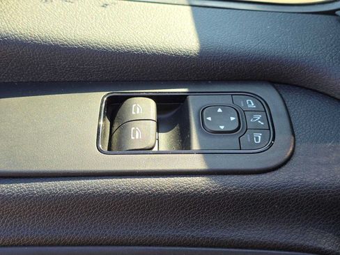 Used 2025 Mercedes-Benz Sprinter 2500 image 24
