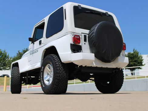 Used 1991 Jeep Wrangler Renegade AWD/4WD image 10