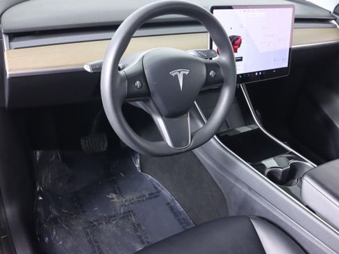 Used 2021 Tesla Model Y Long Range image 9