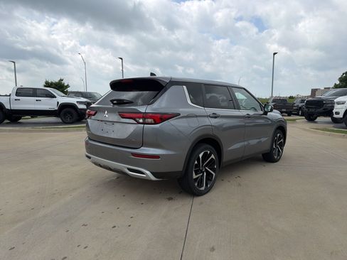 Used 2024 Mitsubishi Outlander SE AWD/4WD image 5