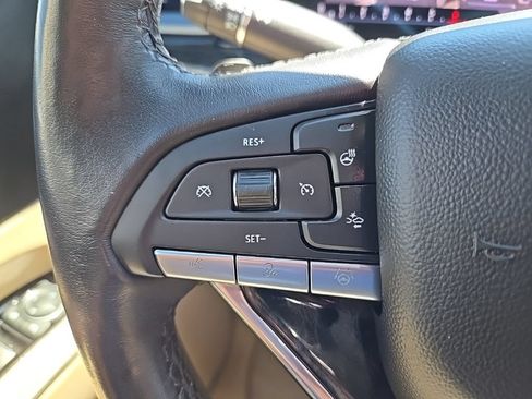 Used 2024 Cadillac Escalade Premium Luxury AWD/4WD image 18