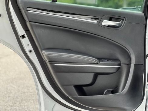 Used 2019 Chrysler 300 S w/ S Model Appearance Package RWD image 14