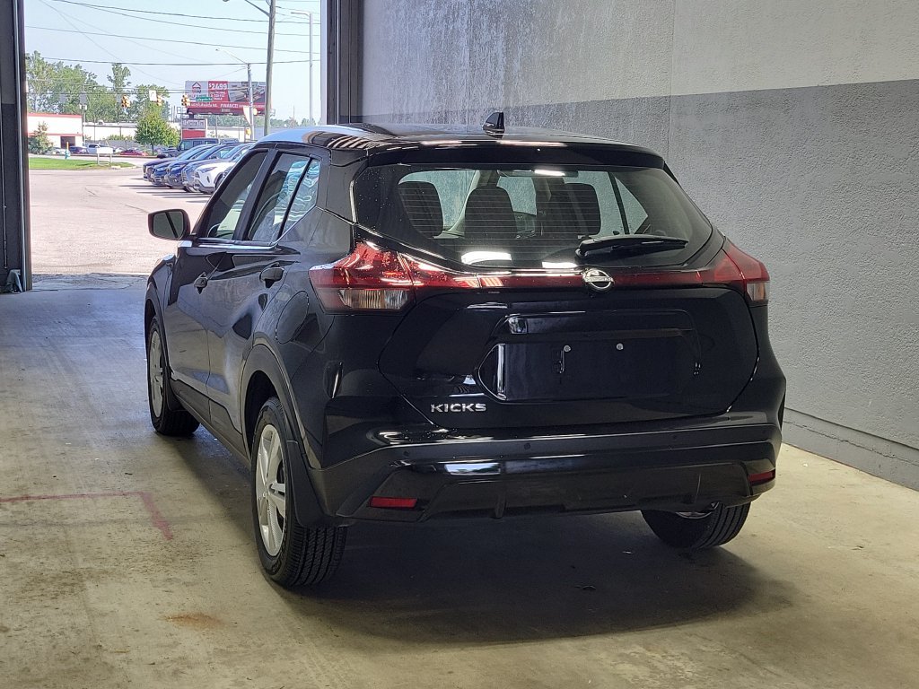 Used 2025 Nissan Kicks Play S FWD image 4