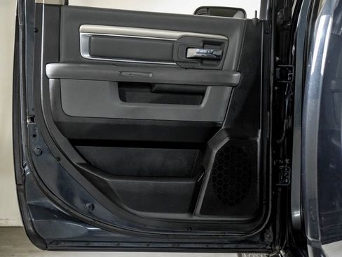 Used 2017 RAM 2500 SLT AWD/4WD image 33