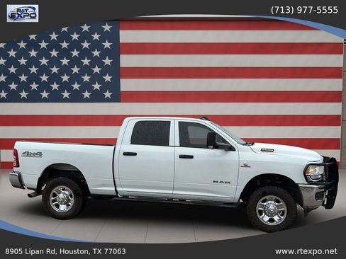 Used 2022 RAM 2500 Tradesman w/ Chrome Appearance Group AWD/4WD image 9