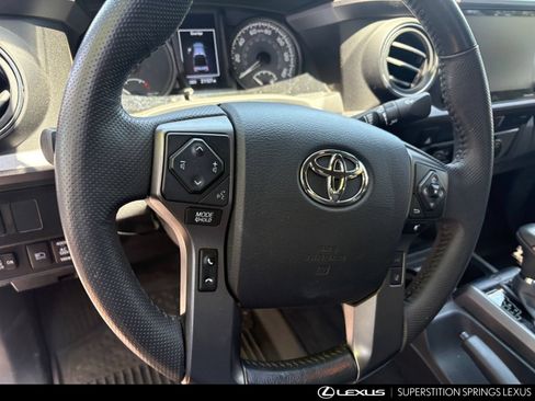 Used 2023 Toyota Tacoma TRD Off-Road w/ Technology Package AWD/4WD image 8