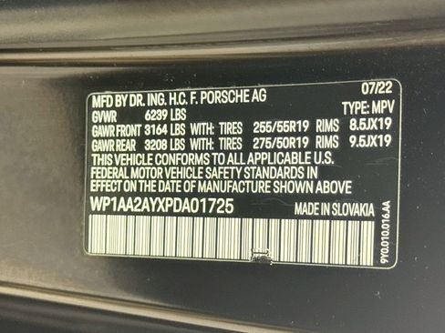 Certified 2023 Porsche Cayenne AWD/4WD image 31