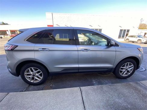 Used 2023 Ford Edge SEL image 8