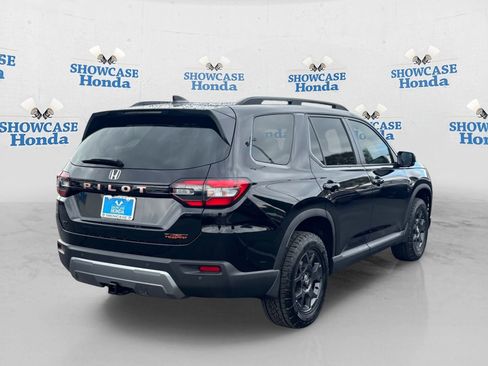 New 2026 Honda Pilot TrailSport image 3
