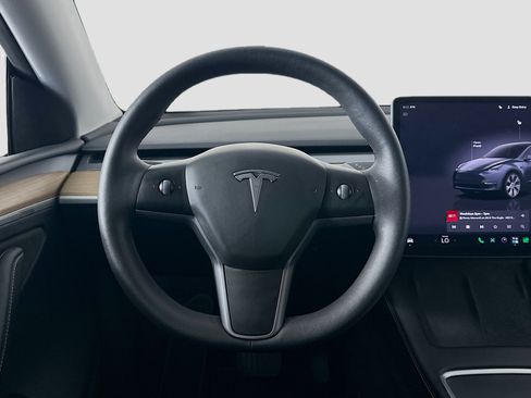 Used 2023 Tesla Model Y Long Range AWD/4WD image 16