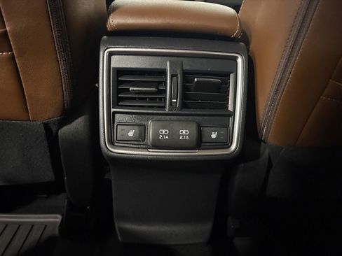 Used 2021 Subaru Forester Touring AWD/4WD image 28