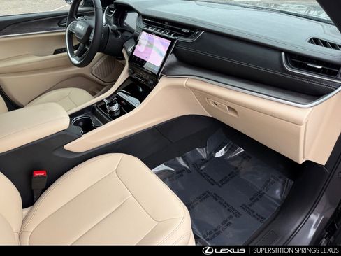 Used 2025 Jeep Grand Cherokee Limited w/ Trailer Tow Package image 29