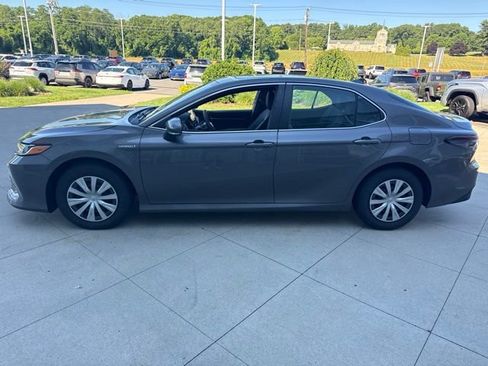 Used 2021 Toyota Camry LE w/ Audio Upgrade Package FWD image 4