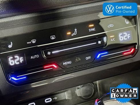 Used 2024 Volkswagen Tiguan SE image 17