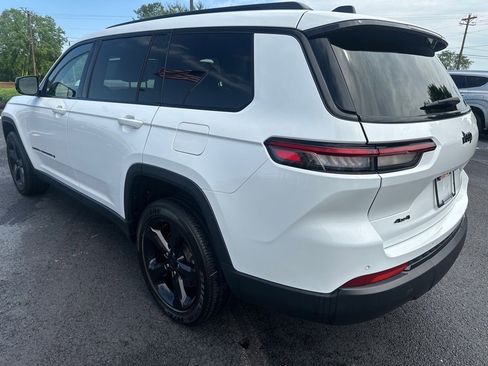 Used 2023 Jeep Grand Cherokee L Laredo image 5