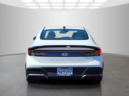 Used 2025 Hyundai Sonata SE FWD image 4