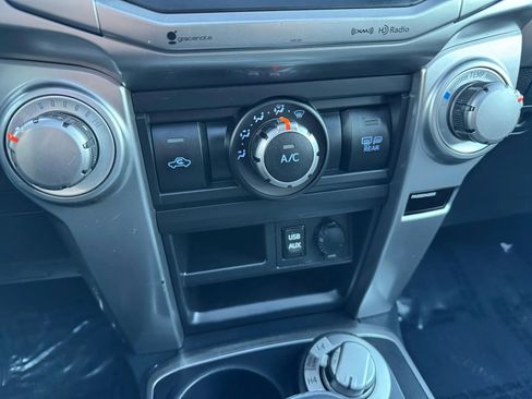 Used 2017 Toyota 4Runner SR5 Premium image 39