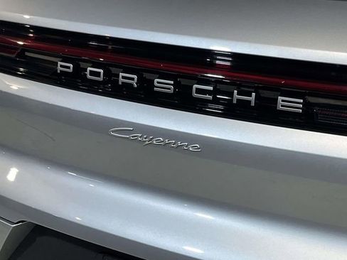 New 2026 Porsche Cayenne AWD/4WD image 9