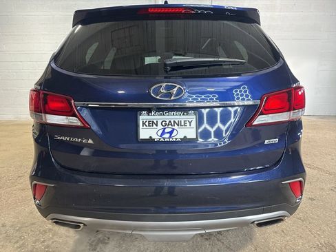 Used 2017 Hyundai Santa Fe SE image 6