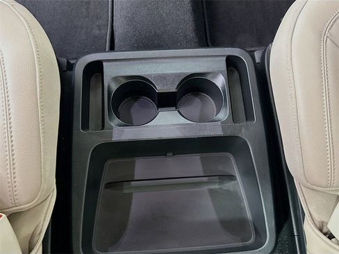 Used 2020 Ford Explorer Limited image 26