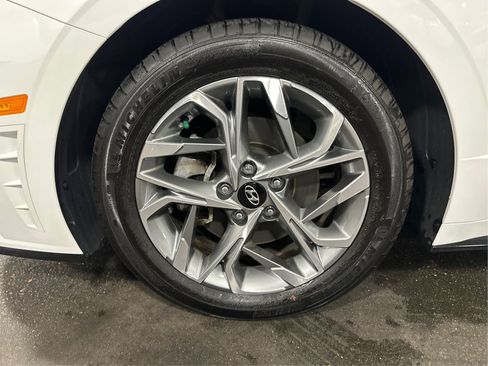 Certified 2023 Hyundai Sonata SEL w/ Preferred Accessory Package FWD image 24