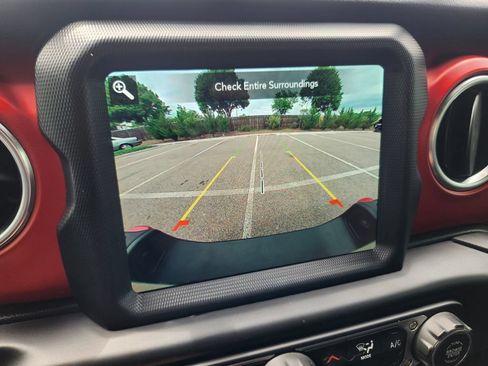 Used 2020 Jeep Gladiator Rubicon AWD/4WD image 18