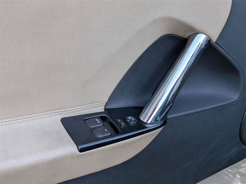 Used 2007 Saturn Sky w/ Premium Trim Pkg image 14